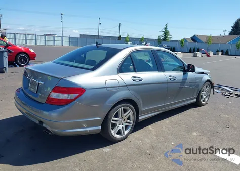 2008 Mercedes-Benz C 350 z USA, uszkodzony, nr VIN WDDGF56X78F155772